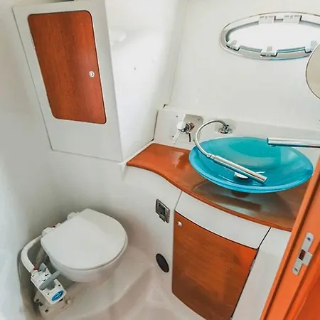Antares 12 Luxury Yacht Hotel na wodzie *