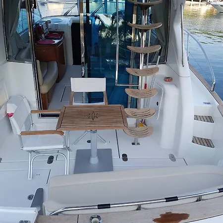 Antares 12 Luxury Yacht Hotel na wodzie *