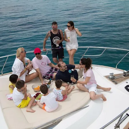 Antares 12 Luxury Yacht Hotel na wodzie *
