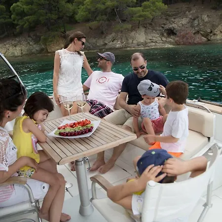 Antares 12 Luxury Yacht Hotel na wodzie Neos Marmaras